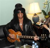 Slash solo 2014 0131_stern_bday_bash slash (59)